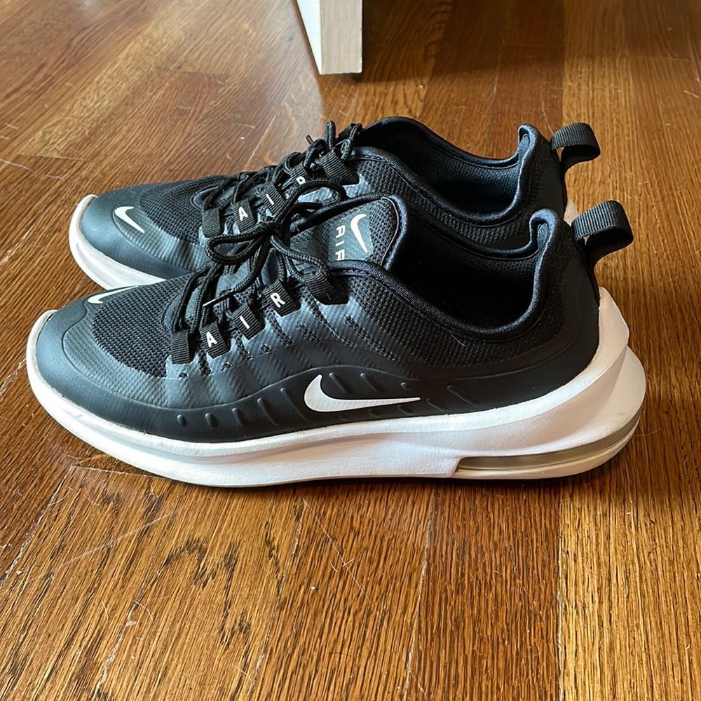 Nike Air Max Axis mens 8